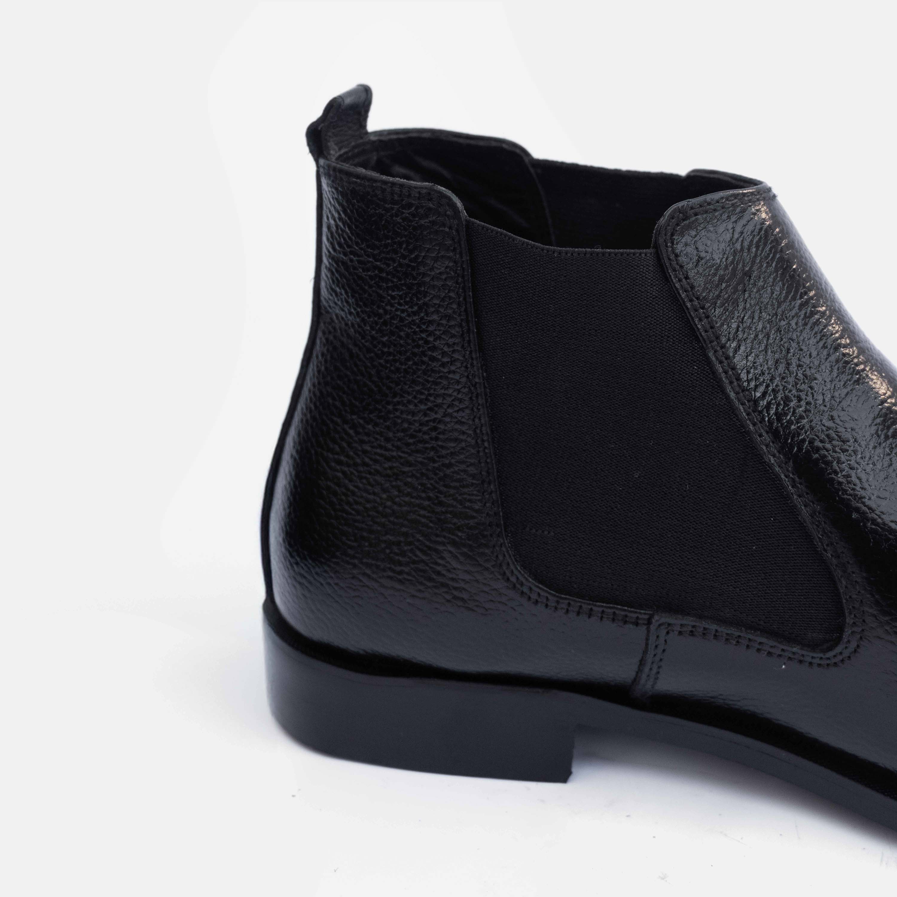 Artisan Heritage Chelsea - Black Leather Shoes for Men, Handcrafted Genuine Leather